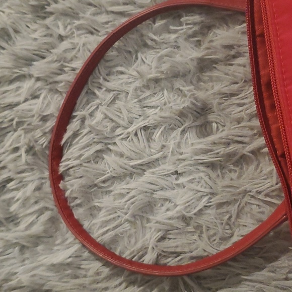 Red Prada purse - Picture 11 of 13